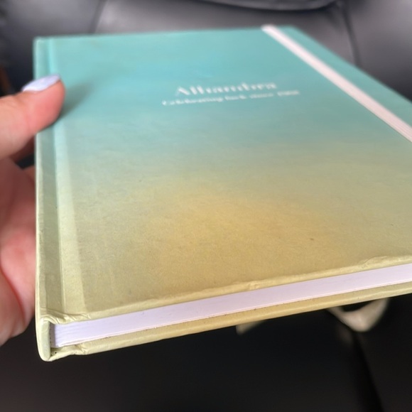 Authentic Van Cleef & Arpels Notebook📒 - Picture 10 of 15